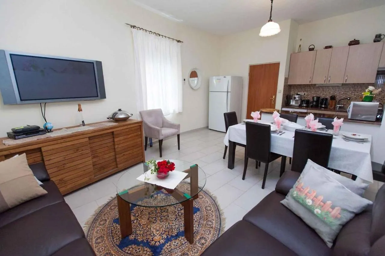 Holiday Home In Belgrad 39403 Baretici 0*,  Croatia