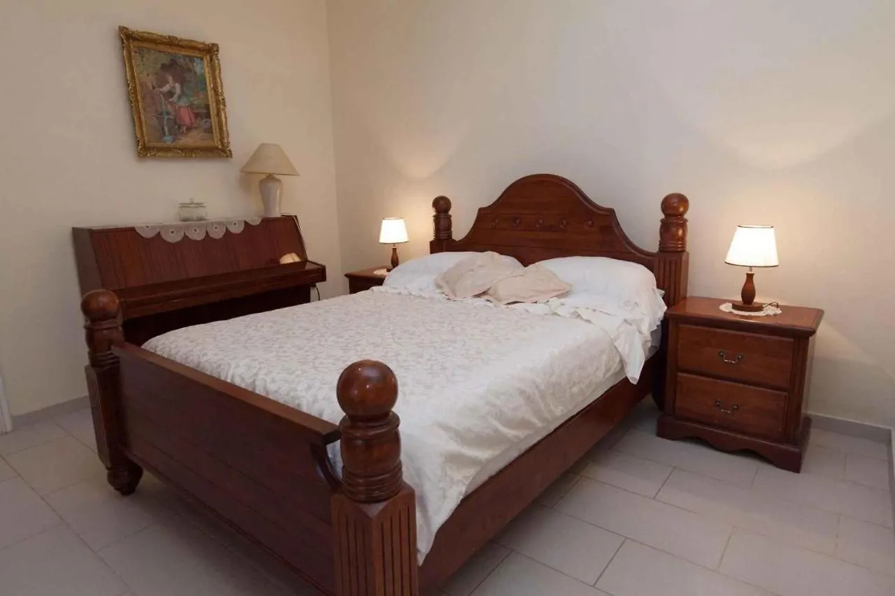 Holiday Home In Belgrad 39403 Baretici