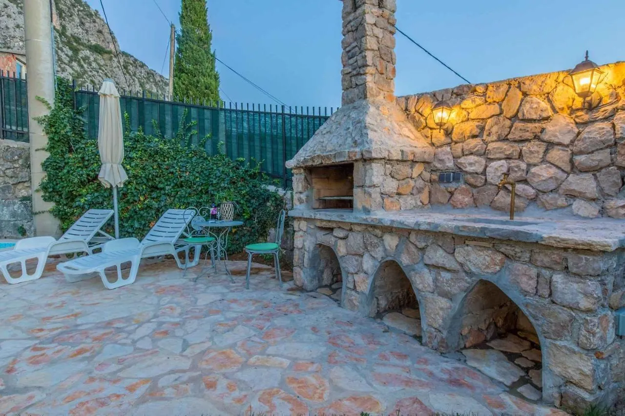 Holiday Home In Belgrad 39403 Baretici