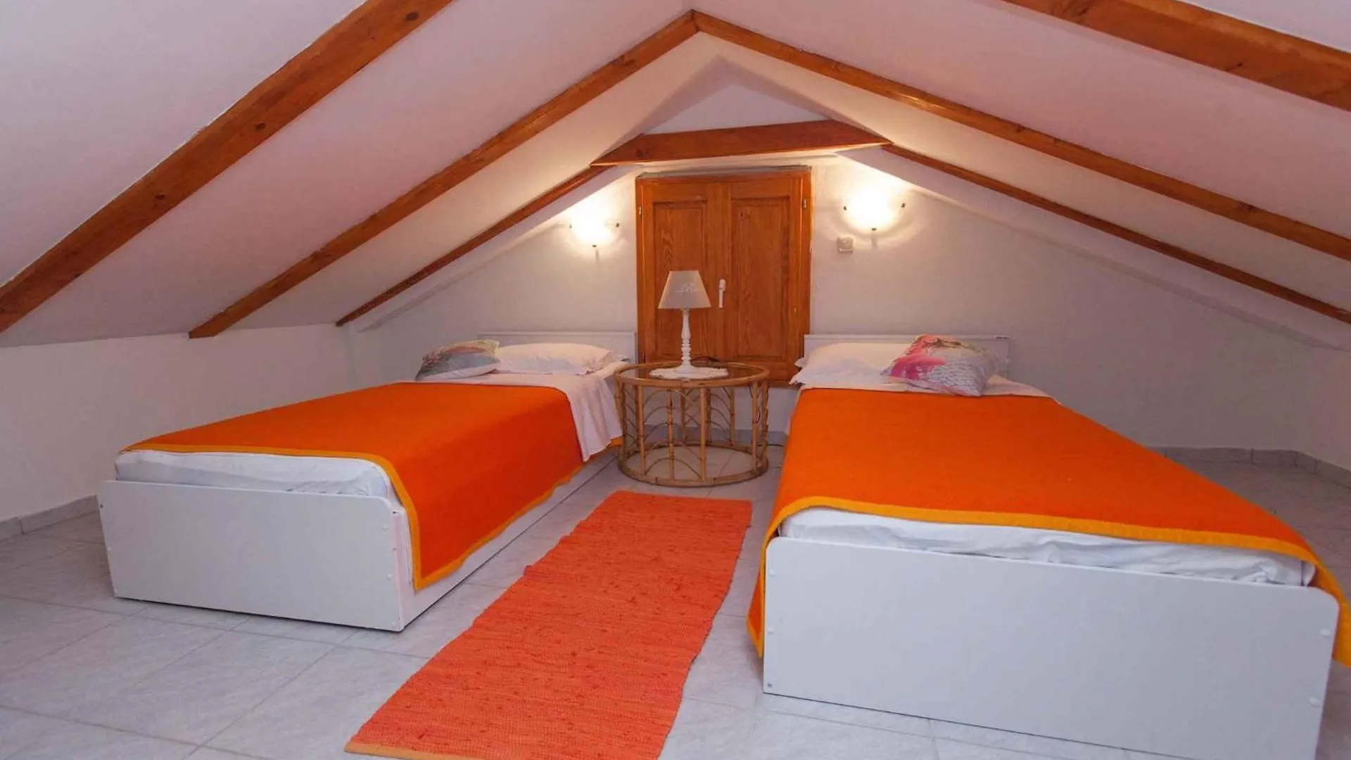 Holiday Home In Belgrad 39403 Baretici