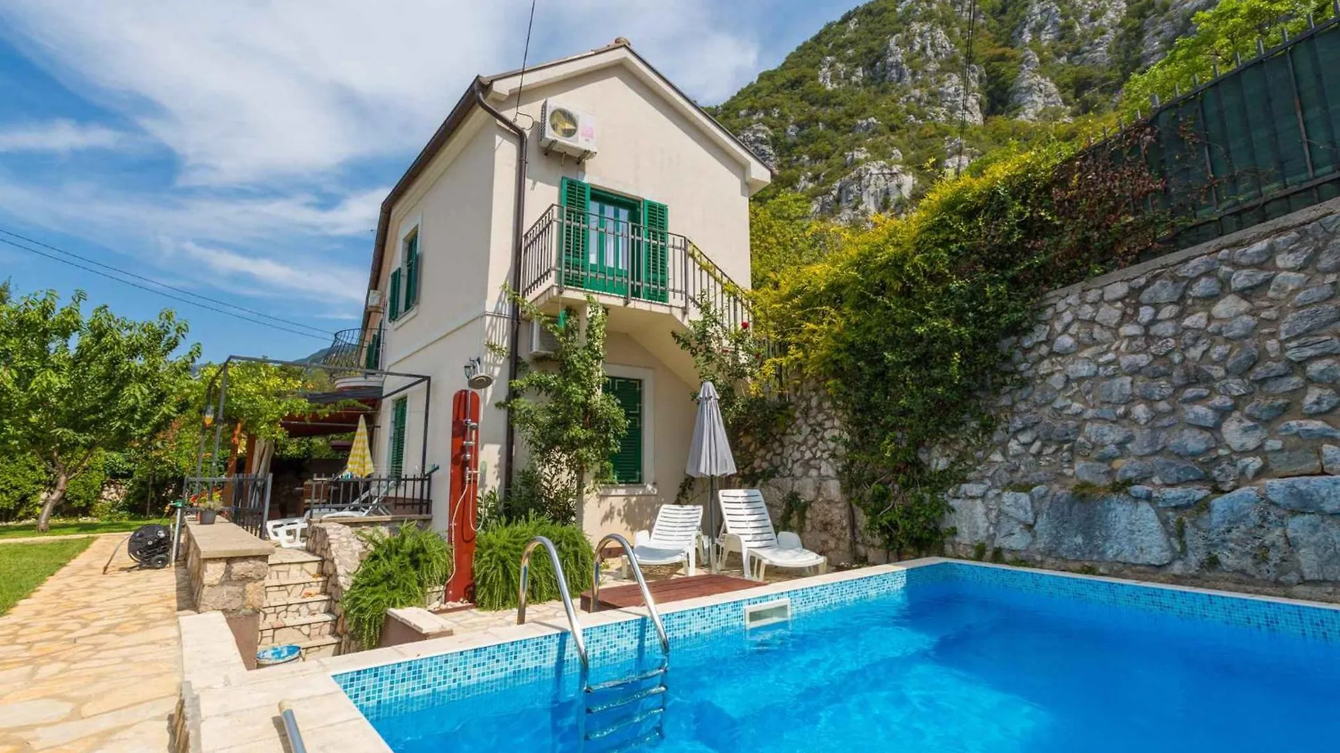 Holiday Home In Belgrad 39403 Baretici