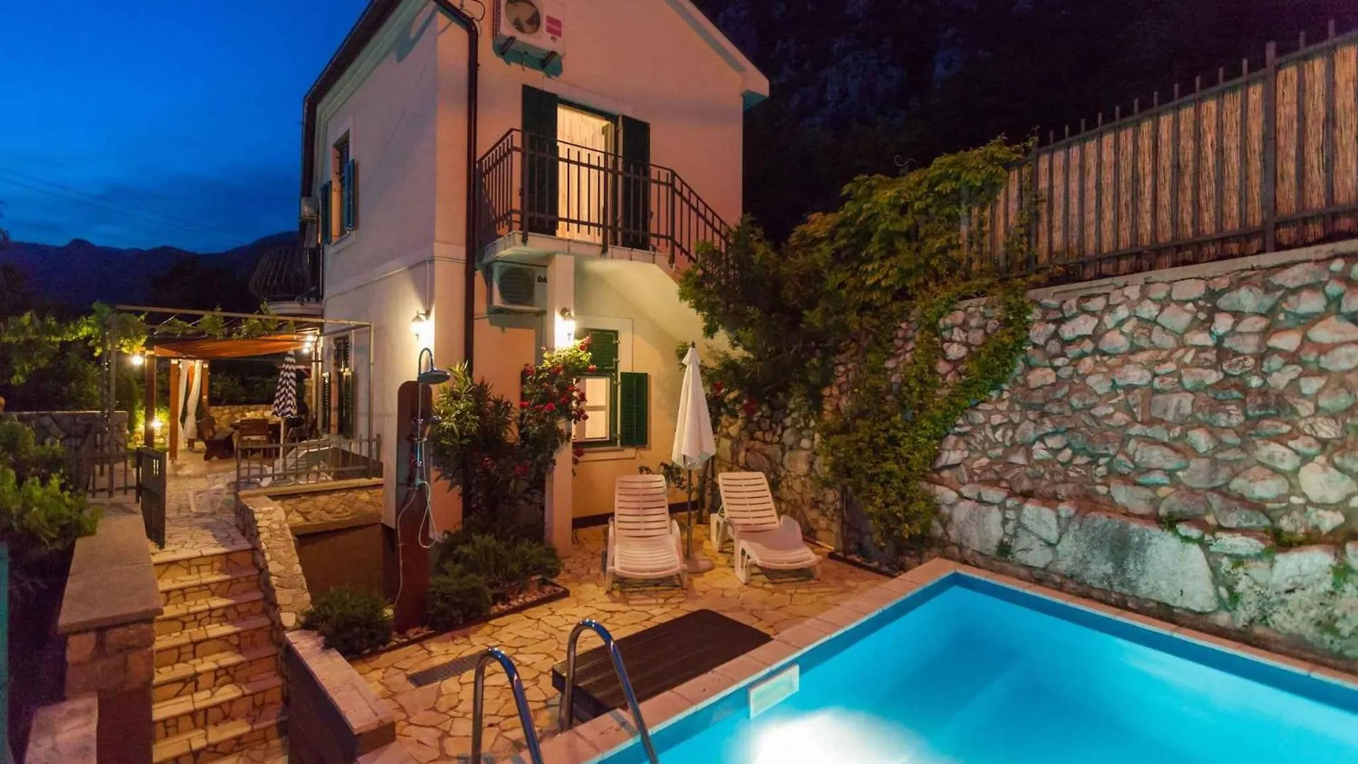 Holiday Home In Belgrad 39403 Baretici