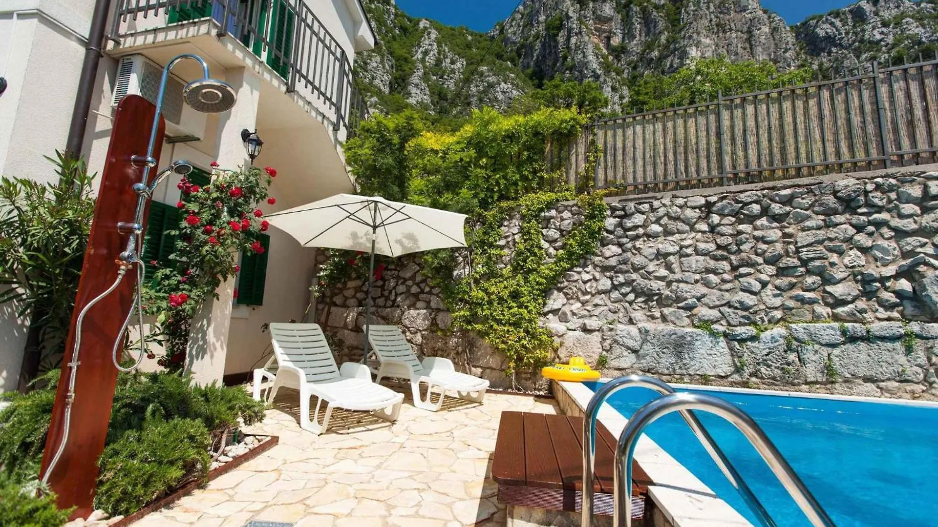 Holiday Home In Belgrad 39403 Baretici